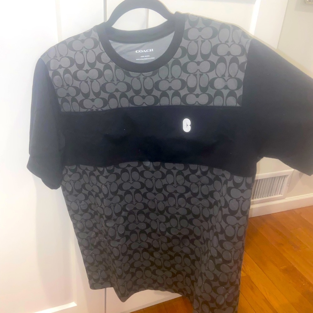Coach T shirt, wear ones, like new size L